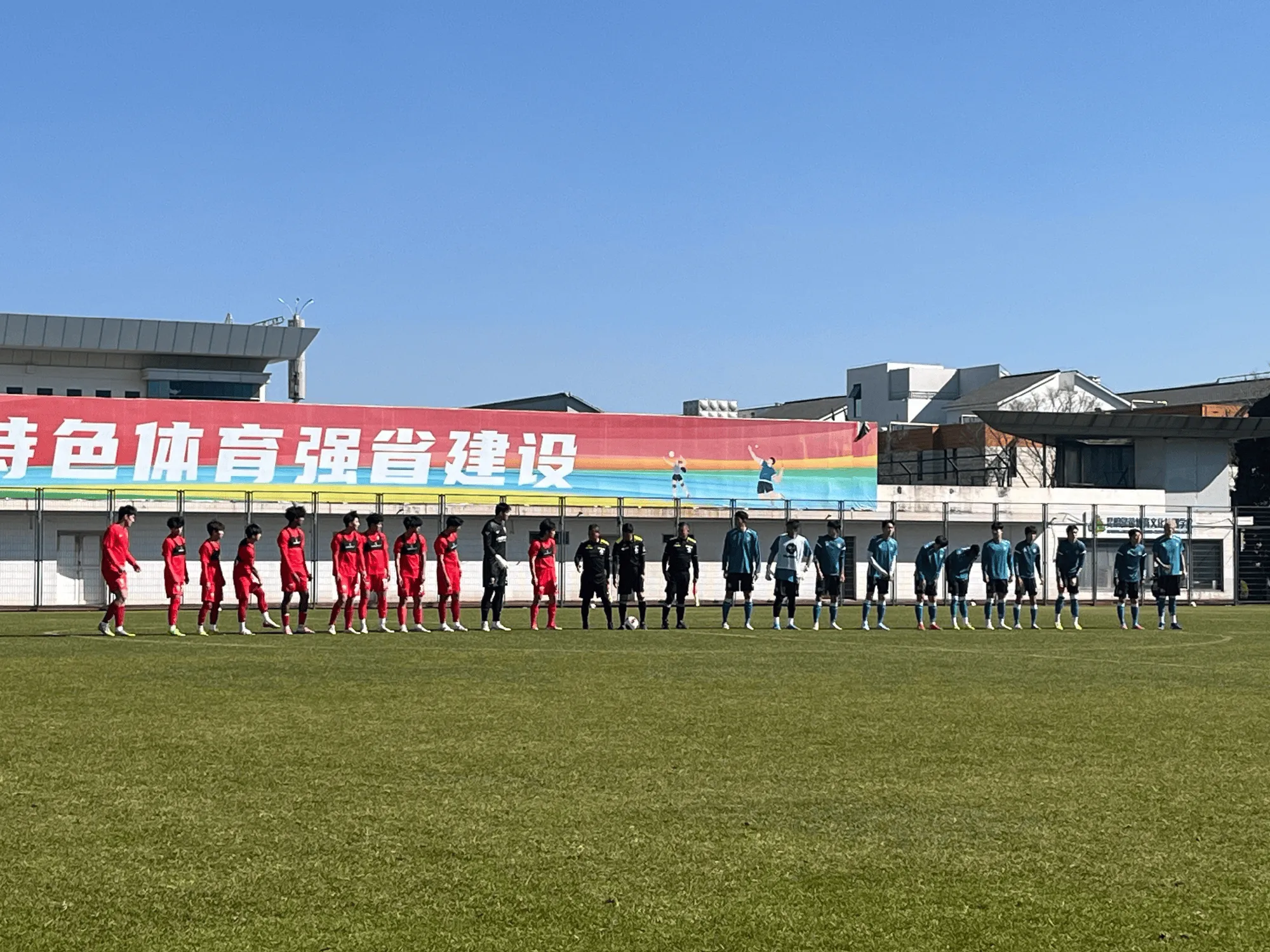 开云娱乐-海港B队与苏超镇江队进行热身赛，李圣龙20分钟一球两助