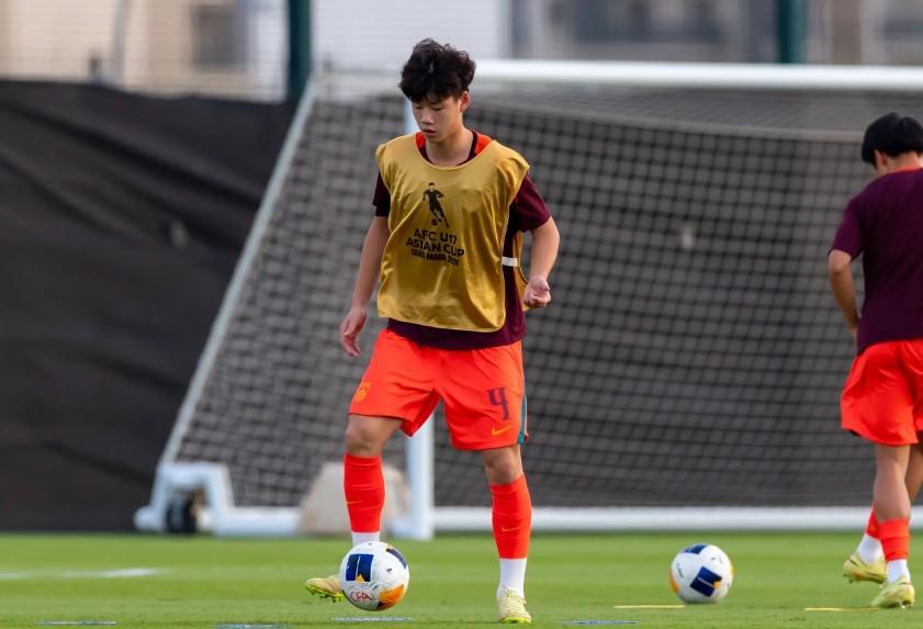 app下载-U17国足李钧鹏庆祝晋级：我只想说中国牛X鲁能牛X，爱你们